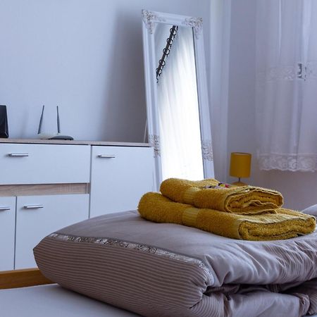Апартаменти Sea View Retreat With 170Mbps Wifi And Sunny Balcony Кастав Екстер'єр фото