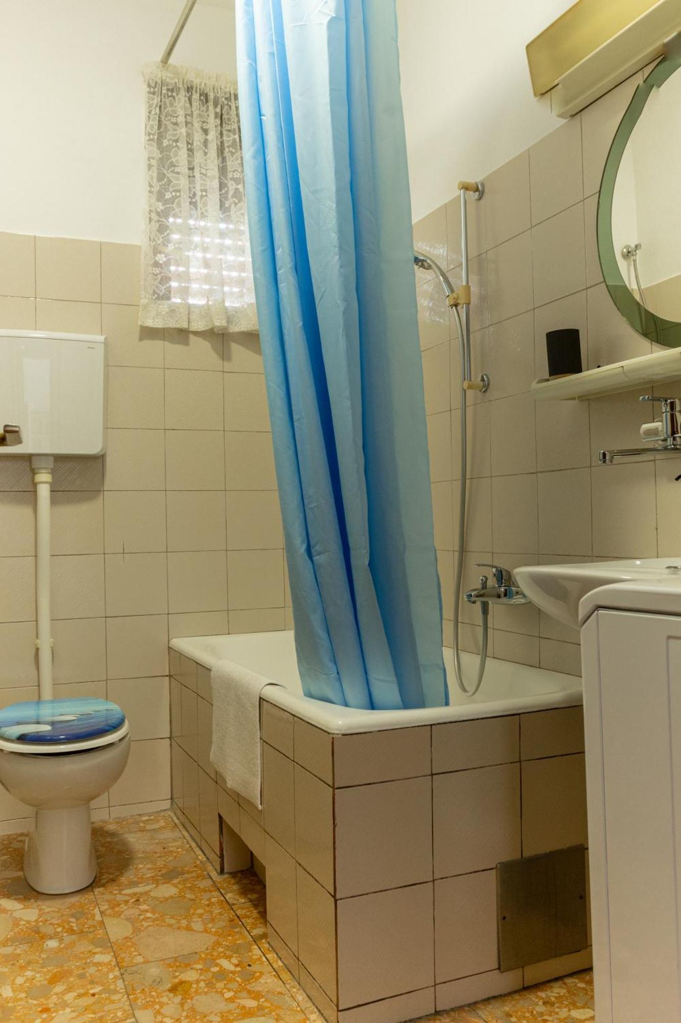 Апартаменти Sea View Retreat With 170Mbps Wifi And Sunny Balcony Кастав Екстер'єр фото