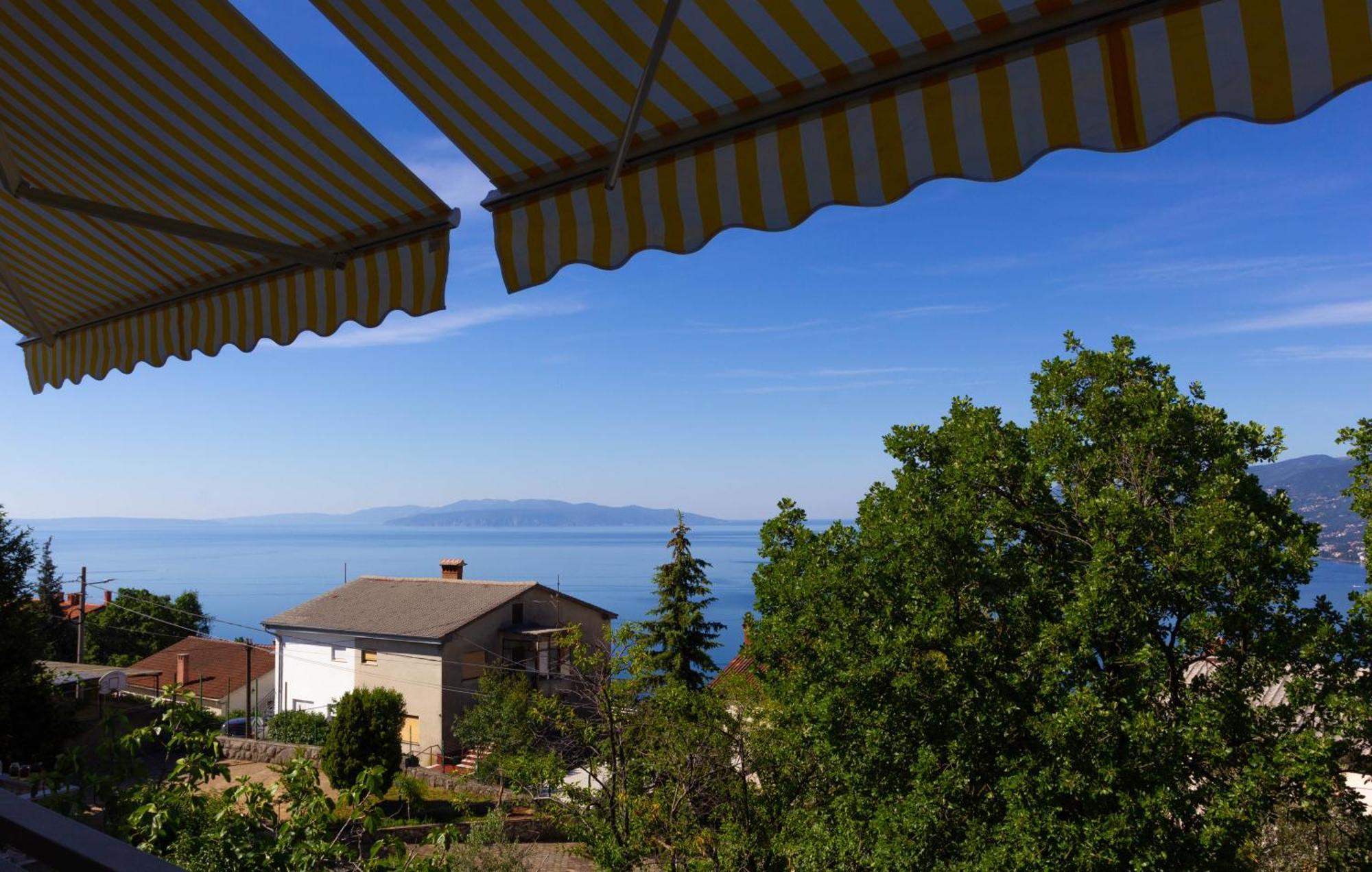 Апартаменти Sea View Retreat With 170Mbps Wifi And Sunny Balcony Кастав Екстер'єр фото