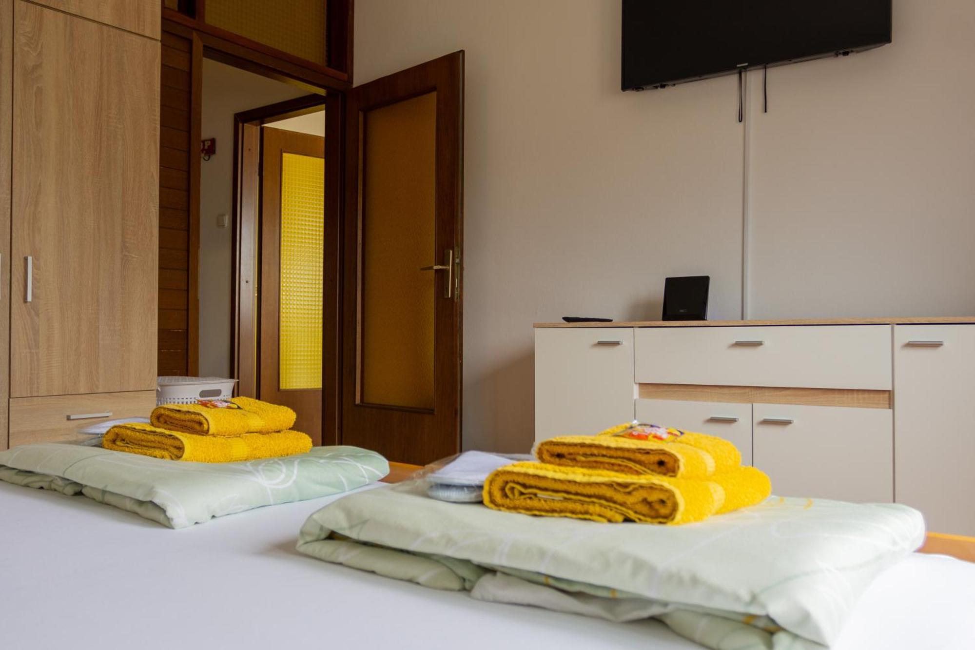 Апартаменти Sea View Retreat With 170Mbps Wifi And Sunny Balcony Кастав Екстер'єр фото